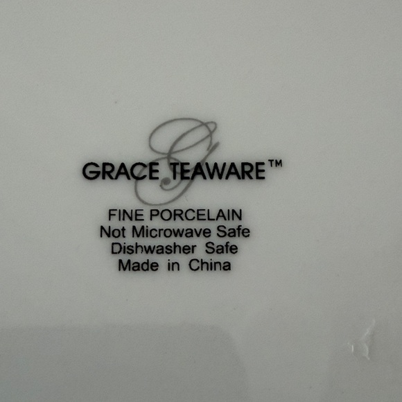 Ceramic Butter Dish with Winter  Pine Tree Design With Gold Trim Snowflakes - Picture 5 of 8